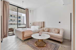 Stylish Studio APT with Pool, BBQ area & Playground